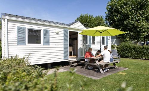 Jabbeke Chalet De Esquí | Vakantiepark Klein Strand - Comfort Chalet 4p