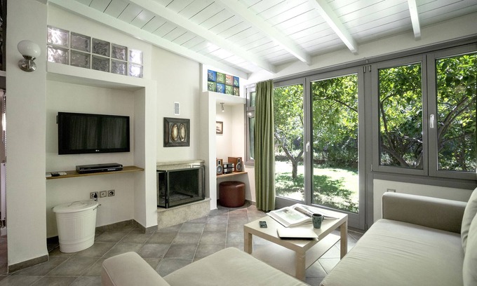 Agia Paraskevi Apartamento | Valashouse
