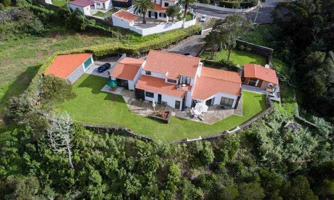 Angra do Heroismo Casa | Vale Dos Milhafres