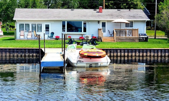 Sturgeon Bay Casa | Valhalla Guest House on the Waterfront