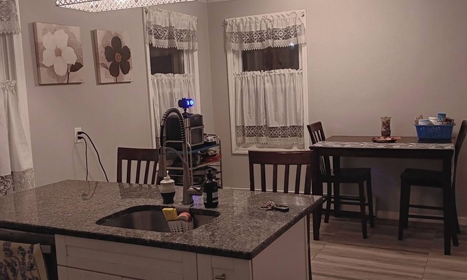 Irvington Casa | Valisha's 2Bedroom Cozy Home, Quick Access To New York & New Jersey.