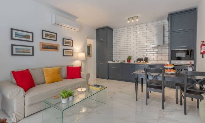 Valletta Apartamento | Valletta nineteen hundred, New Lovingly renovated central Valletta apartment