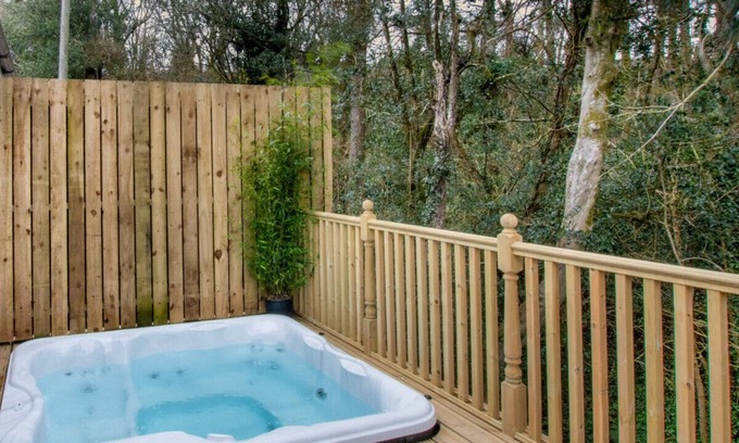 Saundersfoot Casa | Valley Grove Hot Tub D