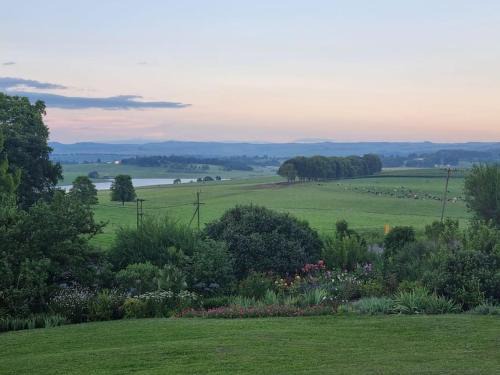 Nottingham Road Casa | Valley View the home with a view