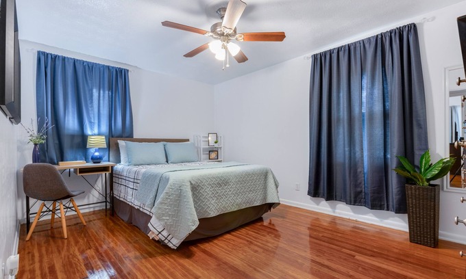 Jacksonville Casa | Casa con enorme patio, cocina moderna, 4 millas a Nas Jax y centro ecuestre