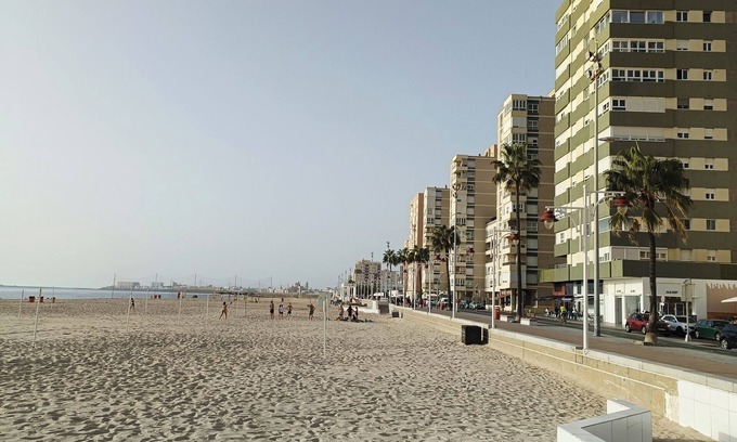 Cadiz Apartamento | Piso calidad precio junto a la Playa de la Victoria