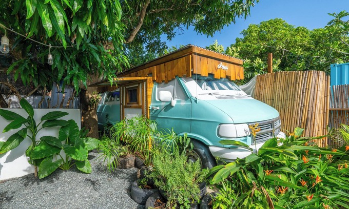 Las Carreras Casa | Van MicroHome under Mango Tree by the Beach!