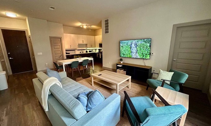 Woodlake - Briar Meadow Apartamento | Vargos Long-term Gym pool 2/2 King fully equipped