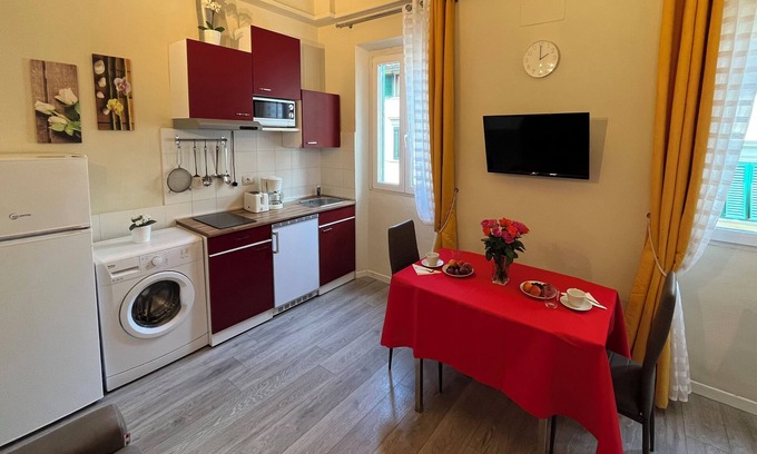 Santa Maria Novella Apartamento | SOLO a 5 minutos a pie de la estación SMN / Apto para familias / Cerca de todas las atracciones