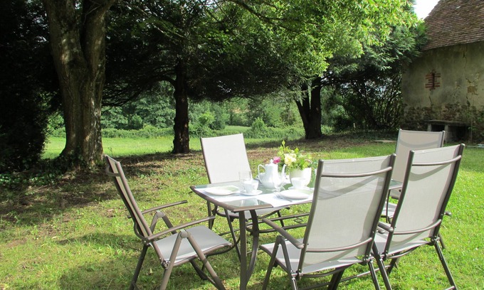 Ferce-sur-Sarthe Cabaña | Vaulogé pequeña casa de campo con encanto situado en el corazón del Valle de Sarthe