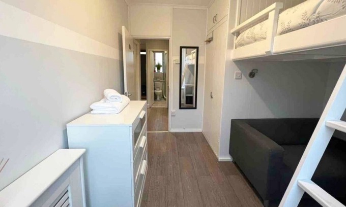 Oval Casa | Vauxhall Central Room 2
