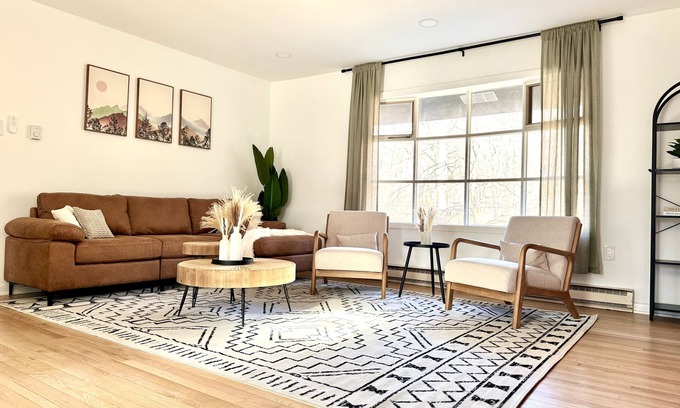Millville Casa | Veda Vista - A Rustic Modern Home 10 min from Harpers Ferry National Park