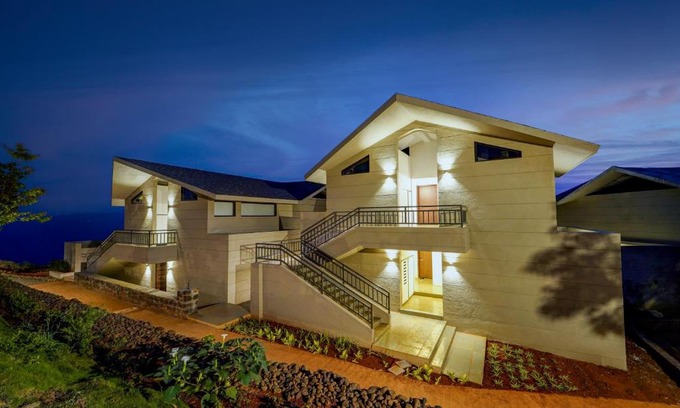 Medha Hotel | Vee Resort- The Suites of Royals