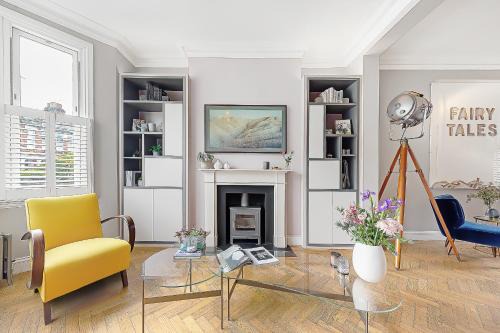 Thornton Casa | Veeve - Clapham Fairytale