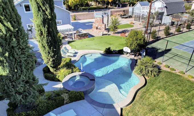 Spring Valley Villa | VEGAS OASIS VILLA*Pool+Spa+Tennis+Gym+Golf*3 mls 2 STRIP