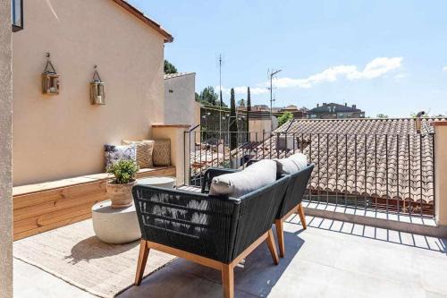 Old Town Apartamento | Velo Vern 3- Luxury penthouse w views of city wall