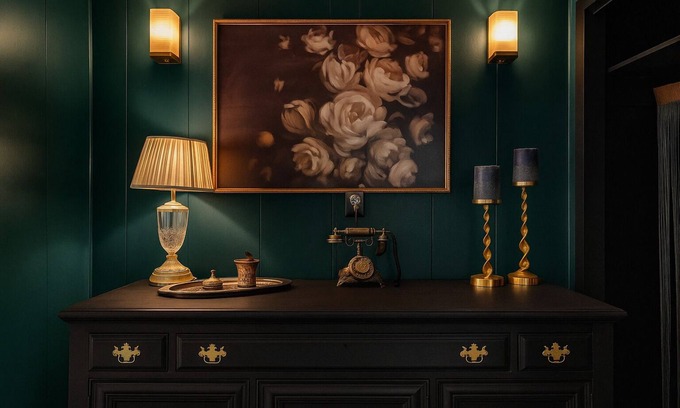 Sherman Hill Condominio | Velvet Noir - Sultry City Luxe