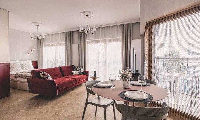 Bydgoszcz Apartamento | Velvet Tones Above the Old Town