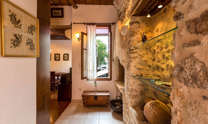 Old Town Rethymnon Casa | Venetian Rimondi Fountain Mansion. Built in 1626!