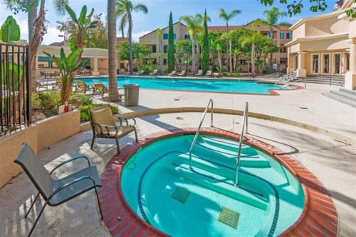 University City Apartamento | -Venetian Vacation La Jolla one bedroom condo luxury furnished central near beach and UTC mall