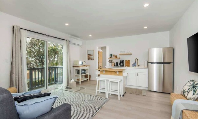 Marina Peninsula Apartamento | Venice Beach & Nightlife Bliss: Oceanview Studio