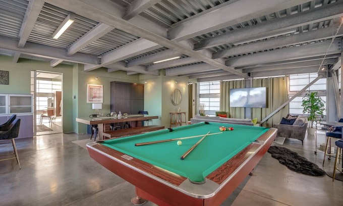 Venice Casa | Venice Beach "The Steel Rose" Compound..