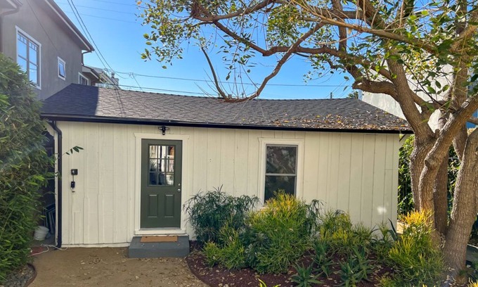 Venice Cabaña | Venice Flower Cottage: 2BD dream in best location