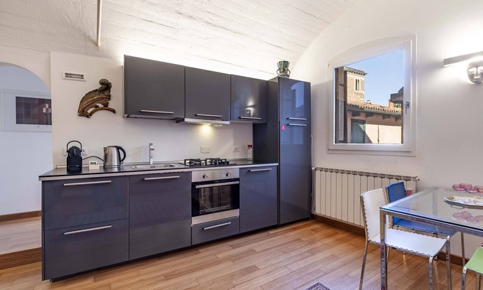 Dorsoduro Apartamento | Venice Guggenheim Apartment by Wonderful Italy