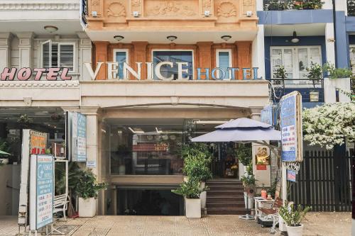 Binh Chanh Hotel | Venice Hotel