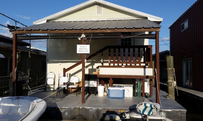Venice Alquiler De Eote | Alquiler de casa flotante en Venecia + tarifa de limpieza de $ 75, y servicio de vigilancia de la costa. com