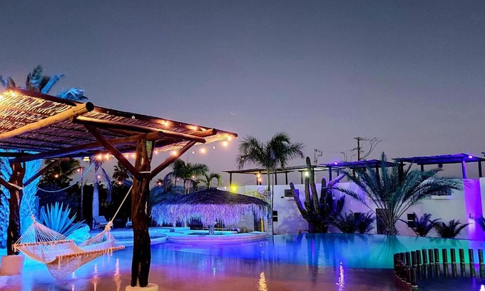 La Ventana Hotel | Ventana Blue Hotel