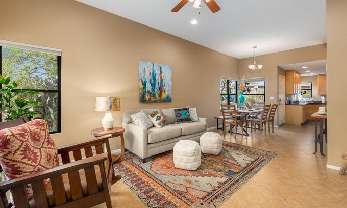 Tucson Condominio | Ventana Canyon 2 bd, 2 ba casita sleeps six. Catalina Mountain view from patio.
