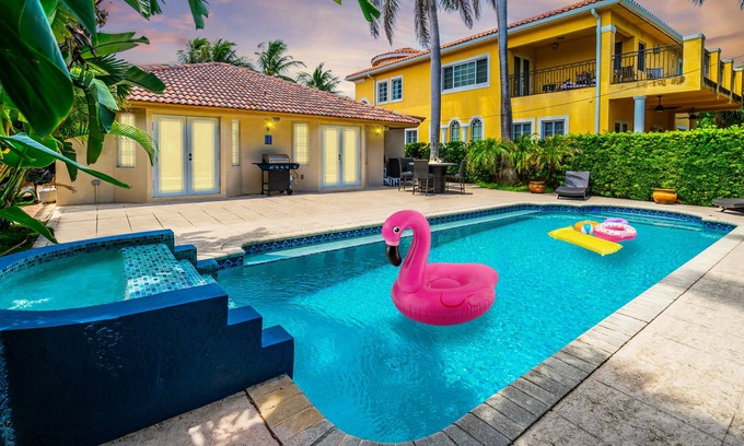 Birch Park Finger Streets Casa | Ventur Vintage - Beach House - Luxury Heated Pool