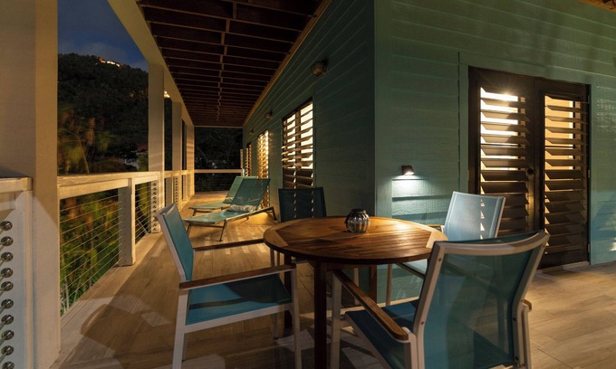 Ajax Peak Casa | Estilo veranda estar con vistas a la Bahía de Coral