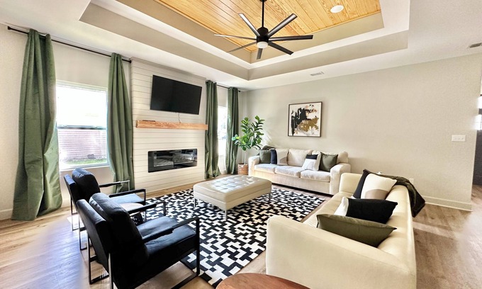 Tallahassee Casa | Verde Midtown Modern 4 bedroom 2 bath sleeps 8
