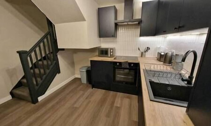 Plasnewydd Apartamento | Vere Room 1 - Double Room - En Suite - Close to City Centre