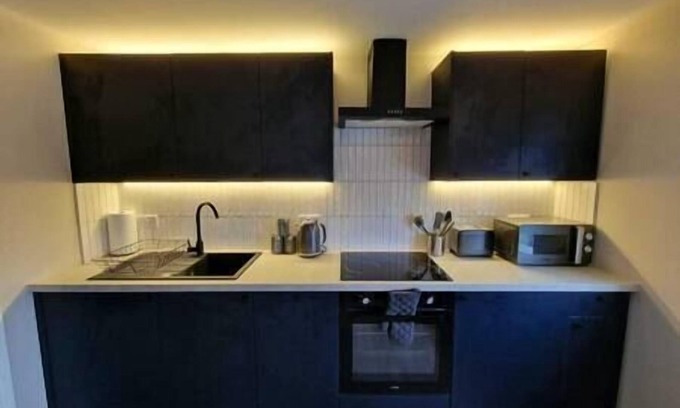 Plasnewydd Apartamento | Vere Room 3 - Double Room - En Suite - Close to City Centre