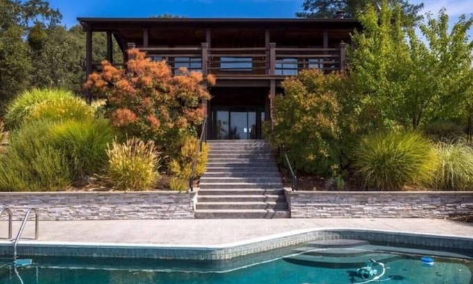 Ukiah Casa | Verona: Awesome Views, Pool, Vineyard, Hot Tub!