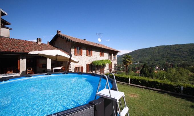 Viconago Casa | Casa Veronica y mariquita para 10 personas con piscina.