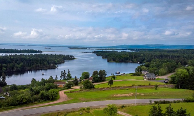 Cape Breton Island Cabaña | Veronica’s Place - Brand new, roomy cottage on the Bras D'Or Lakes