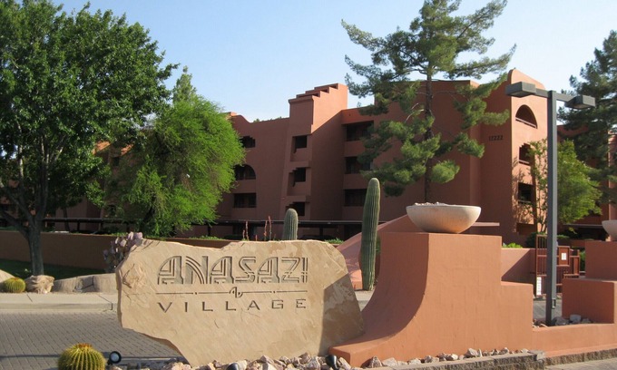 Paradise Valley Village Condominio | Muy atractivo, pacífico, con piscina, 2 dormitorios, 2 baños condominio en el pueblo de Anasazi