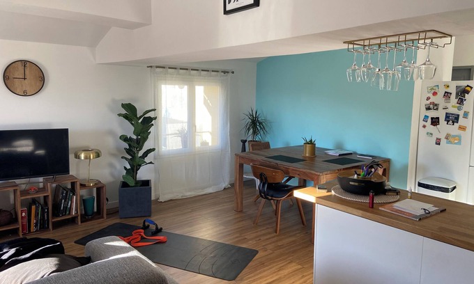 La Crau Apartamento | Very atypical downtown apartment. Old oil mill!