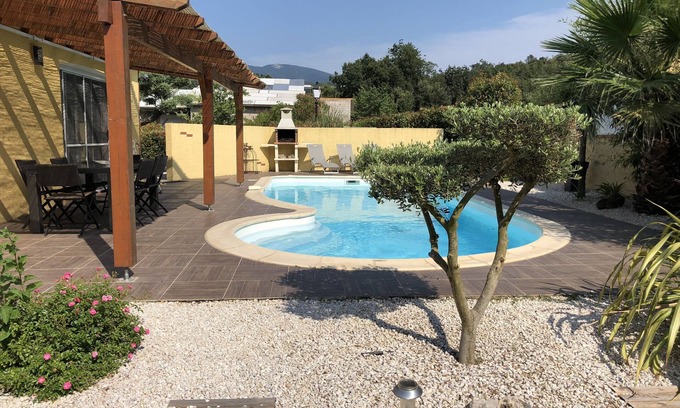 Les Cluses Villa | Muy bonita villa arbolada, piscina climatizada, vistas impresionantes - 8/10 personas
