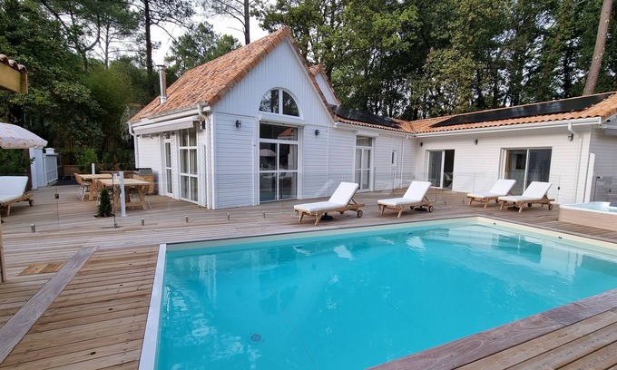 Biscarrosse Chalet De Esquí | Very bright Scandinavian chalet located 3 min. from the lake and 10 min. of the