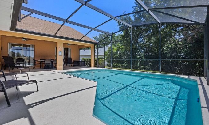 Greater Groves Casa | ¡OFERTAS DISPONIBLES! - Cerca de Disney! Piscina privada, sala de juegos, 2 King Masters!
