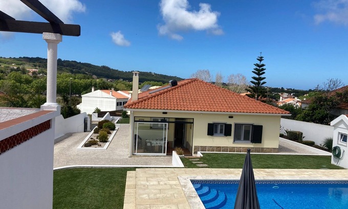 Banzao Villa | Muy cerca de la costa de Colares, piscina privada, capacidad para 9