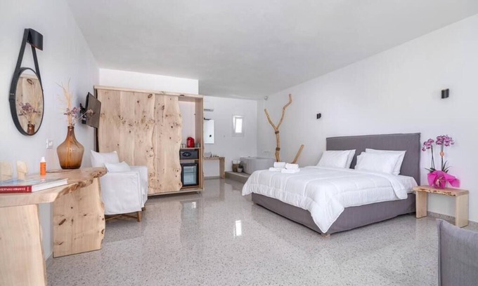 Glastros Apartamento | Very elegant suite for 2 people, with jacuzzi and