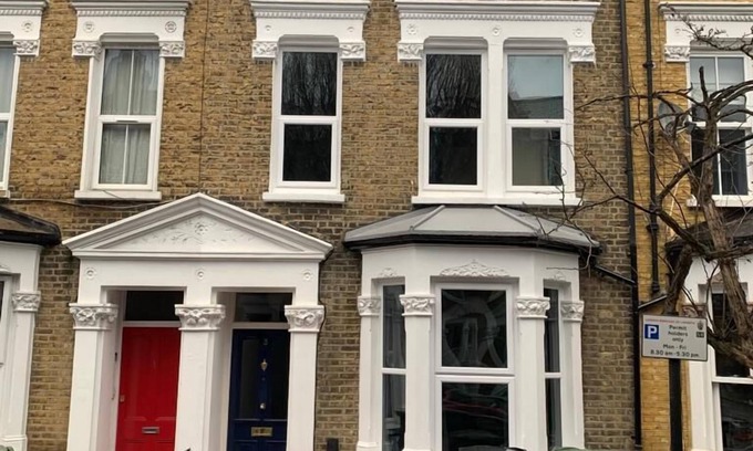 Vauxhall Casa | Very Large and Splendid Terrace House in London