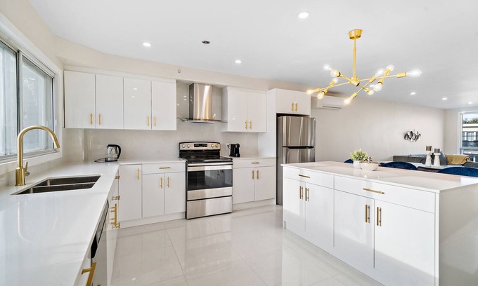 Cote-Saint-Luc Apartamento | Very Large Modern 5 bedroom apartment