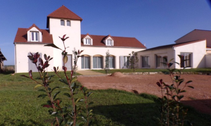 Saint-Clement-de-Regnat Casa | Nuevo! Muy bonita villa, cuidada decoración, terreno de 2000m2